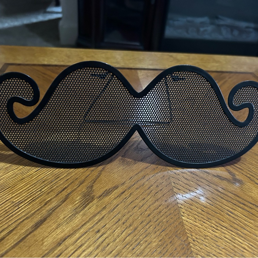 Mustache jewelry holder